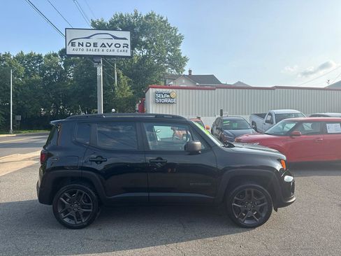 Used 2021 Jeep Renegade Latitude w/ Luxury Group II AWD/4WD image 8