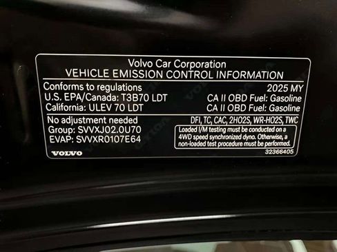 Used 2025 Volvo XC40 B5 Plus image 78