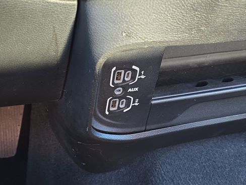 Used 2024 RAM 2500 Big Horn w/ Sport Appearance Package image 21