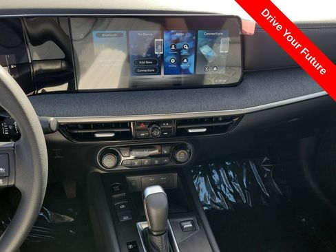 Used 2026 Nissan Kicks SV w/ SV Premium Package FWD image 15