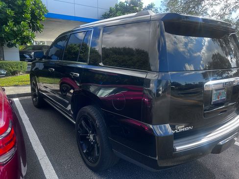 Used 2015 GMC Yukon Denali w/ Premium Package image 14