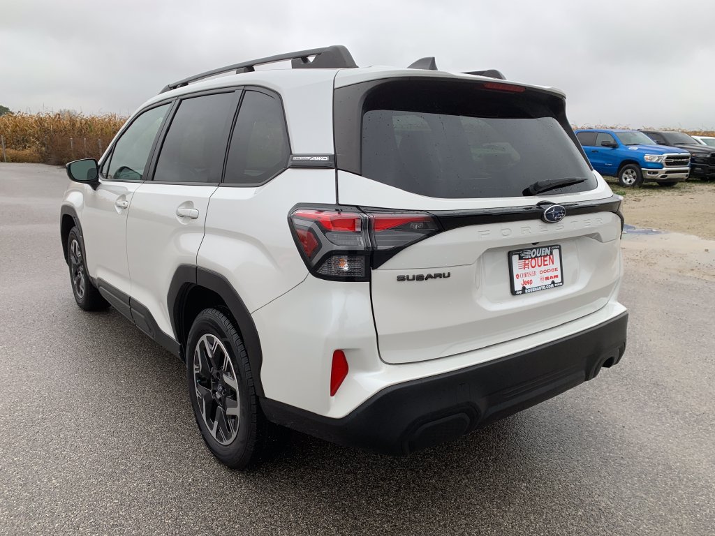 Used 2025 Subaru Forester Premium AWD/4WD image 5
