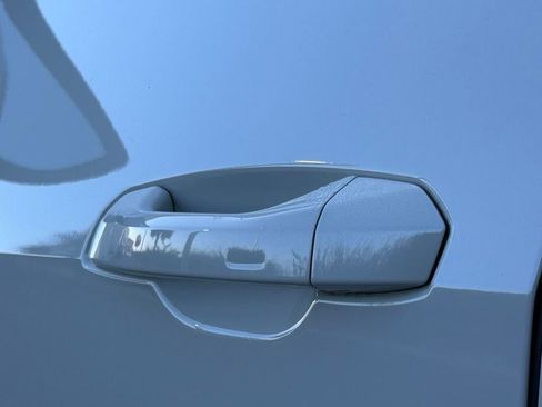 Used 2022 Audi e-tron Premium Plus w/ Premium Plus Package image 49