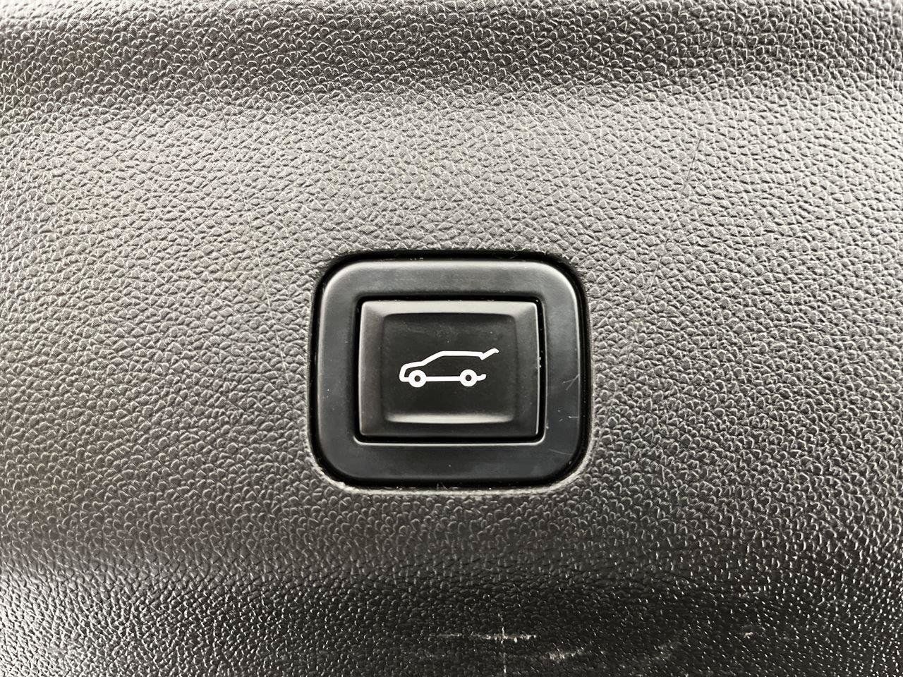 Used 2023 GMC Yukon XL Denali AWD/4WD image 36