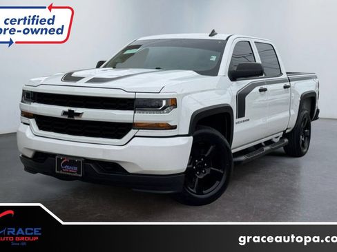 Used 2018 Chevrolet Silverado 1500 Custom w/ Custom Value Package AWD/4WD image 1