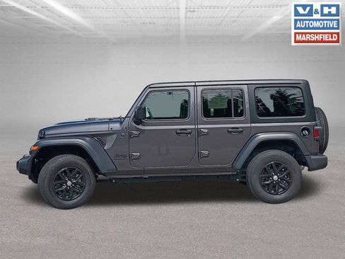 Used 2023 Jeep Wrangler Unlimited Sport AWD/4WD image 19