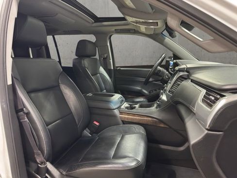Used 2017 Chevrolet Suburban LT image 21