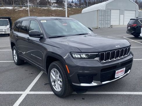 New 2025 Jeep Grand Cherokee L Laredo image 2