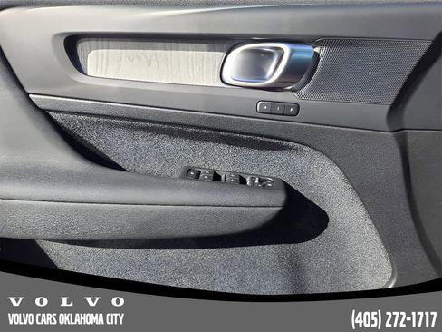 Used 2025 Volvo XC40 B5 Core w/ Protection Package Premier image 26