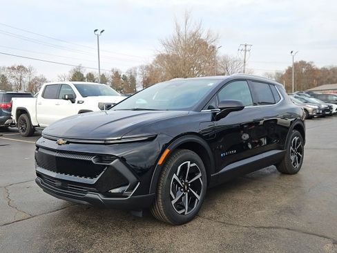 New 2026 Chevrolet Equinox EV LT image 5