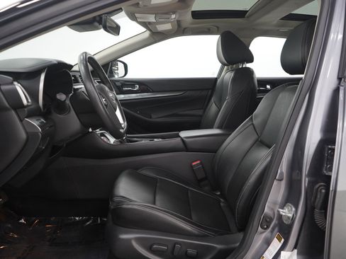 Used 2023 Nissan Maxima SL FWD image 21