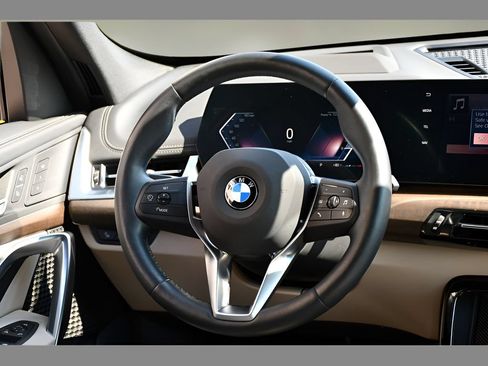Used 2025 BMW X1 xDrive28i w/ Technology Package AWD/4WD image 17