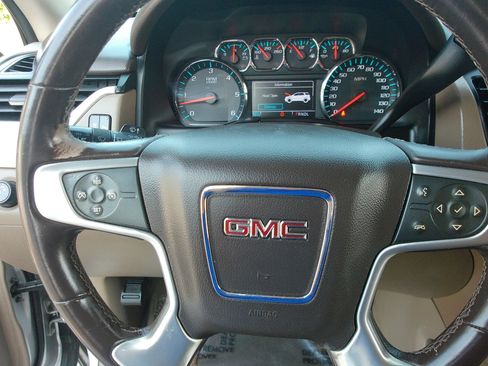Used 2018 GMC Yukon XL SLE RWD image 15