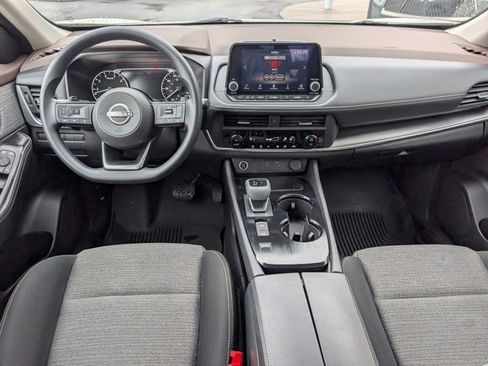 Used 2023 Nissan Rogue SV image 11