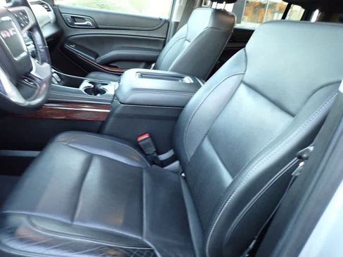 Used 2019 GMC Yukon XL SLT image 19