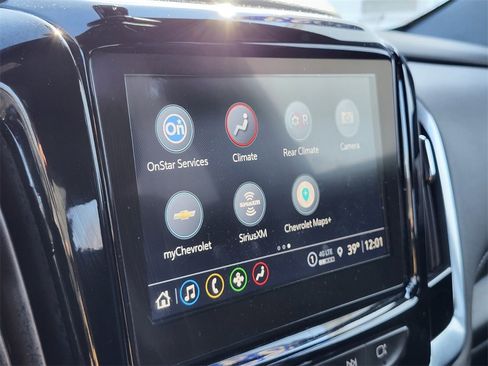 Used 2023 Chevrolet Traverse LT image 20