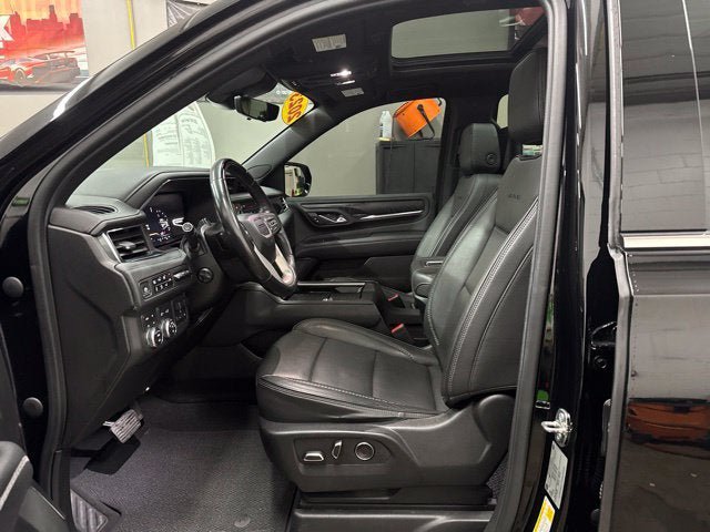 Used 2023 GMC Yukon XL Denali w/ Denali Reserve Package AWD/4WD image 10
