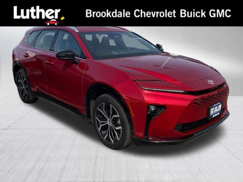 Used 2025 Toyota Crown Signia image 1