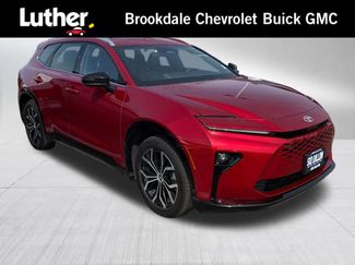 Used 2025 Toyota Crown Signia video 1