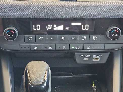 Certified 2026 Subaru Outback Premium AWD/4WD image 27