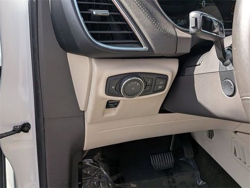 Used 2020 Lincoln Nautilus Reserve image 15