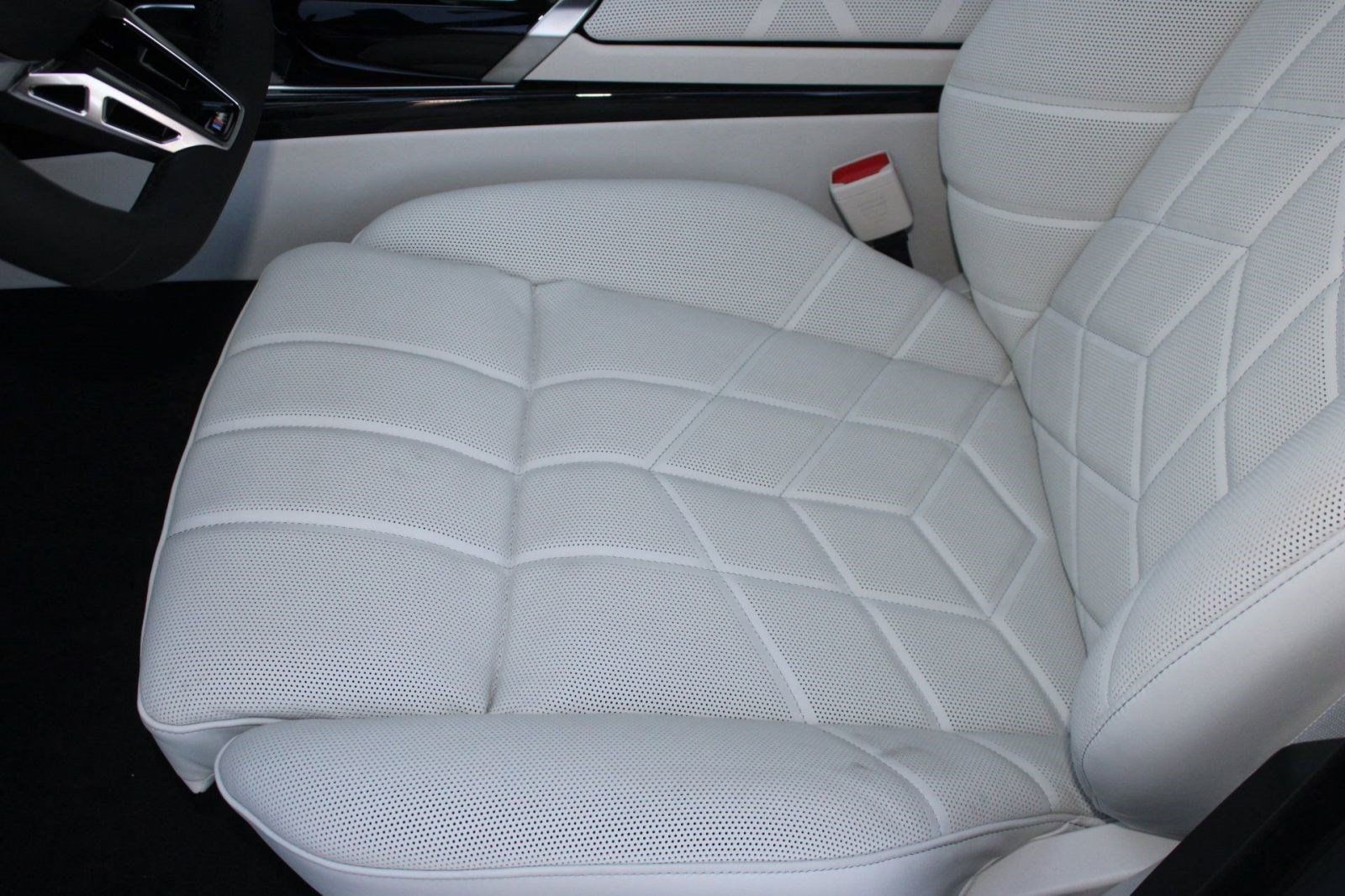 Used 2026 BMW i7 eDrive50 RWD image 13
