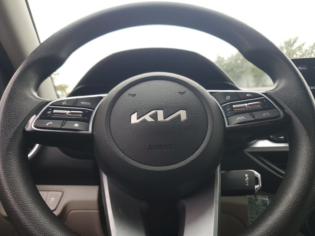 Used 2022 Kia Forte LXS FWD image 22