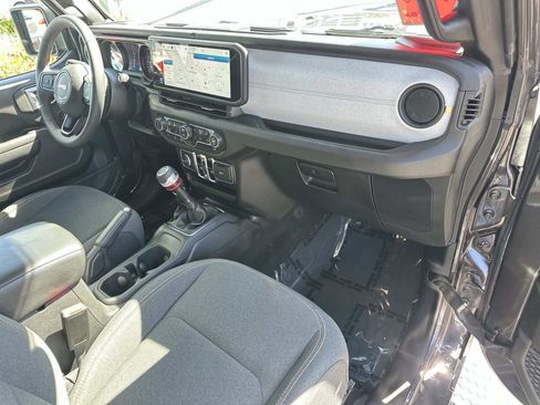 Used 2024 Jeep Wrangler Unlimited Sport image 26