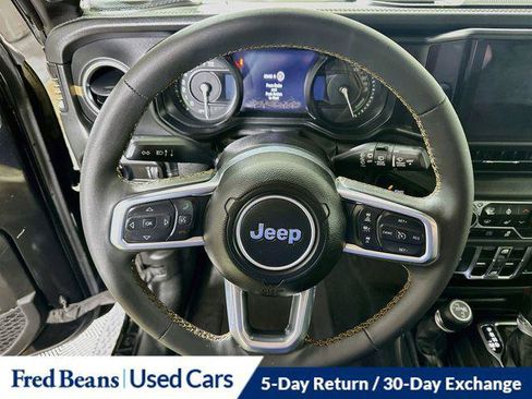 Certified 2024 Jeep Wrangler Unlimited Sahara w/ Technology Group AWD/4WD image 16