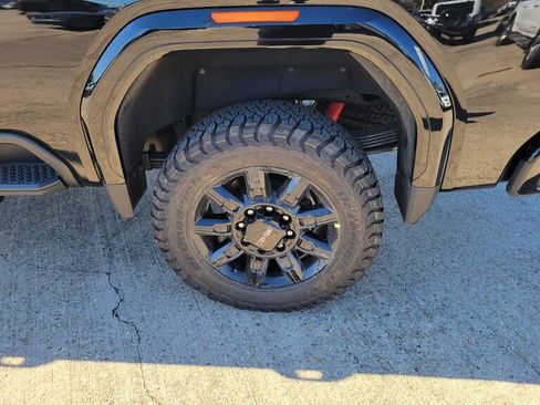 New 2026 GMC Sierra 2500 AT4 w/ AT4 Premium Plus Package image 9