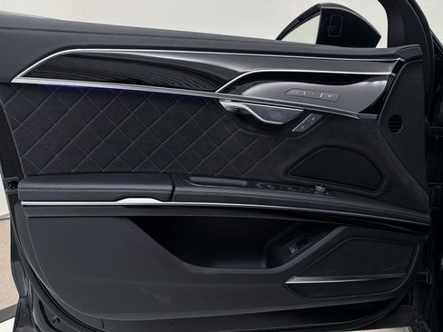 Used 2024 Audi S8 image 26