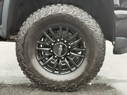 Certified 2024 Chevrolet Silverado 2500 ZR2 w/ Technology Package image 38