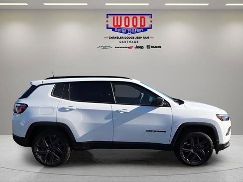 New 2026 Jeep Compass Latitude image 3
