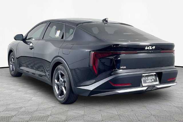 New 2026 Kia K4 FWD image 4