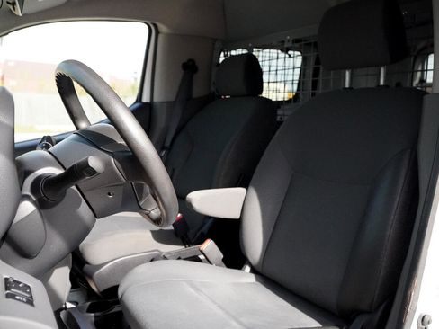 Used 2020 Nissan NV200 SV w/ Sliding Glass Door Package image 38