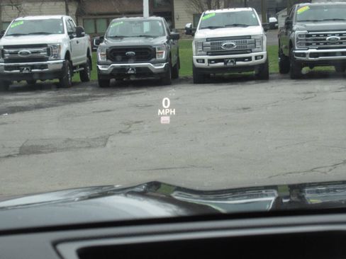 Used 2021 Cadillac Escalade Premium Luxury image 27