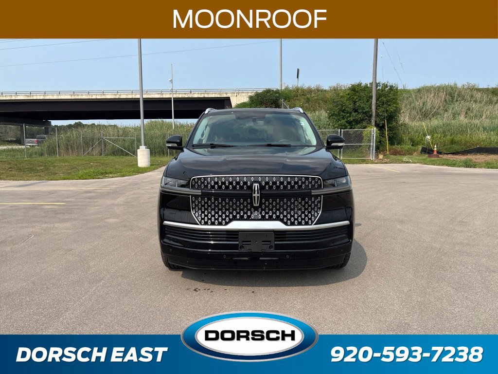 Used 2026 Lincoln Navigator L Reserve AWD/4WD image 2