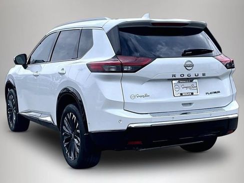 Certified 2024 Nissan Rogue Platinum w/ Platinum Premium Package FWD image 4