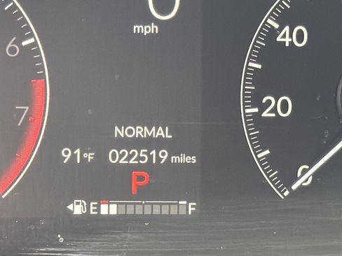 Used 2025 Honda Pilot Touring image 22