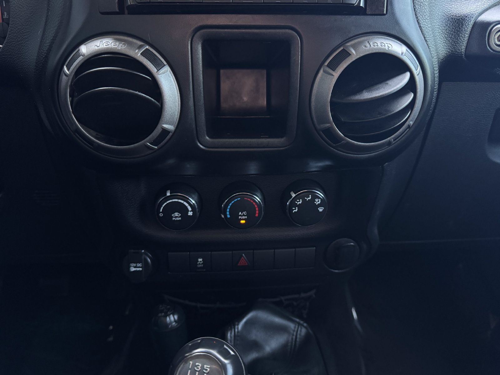 Used 2015 Jeep Wrangler Unlimited Sport AWD/4WD image 22