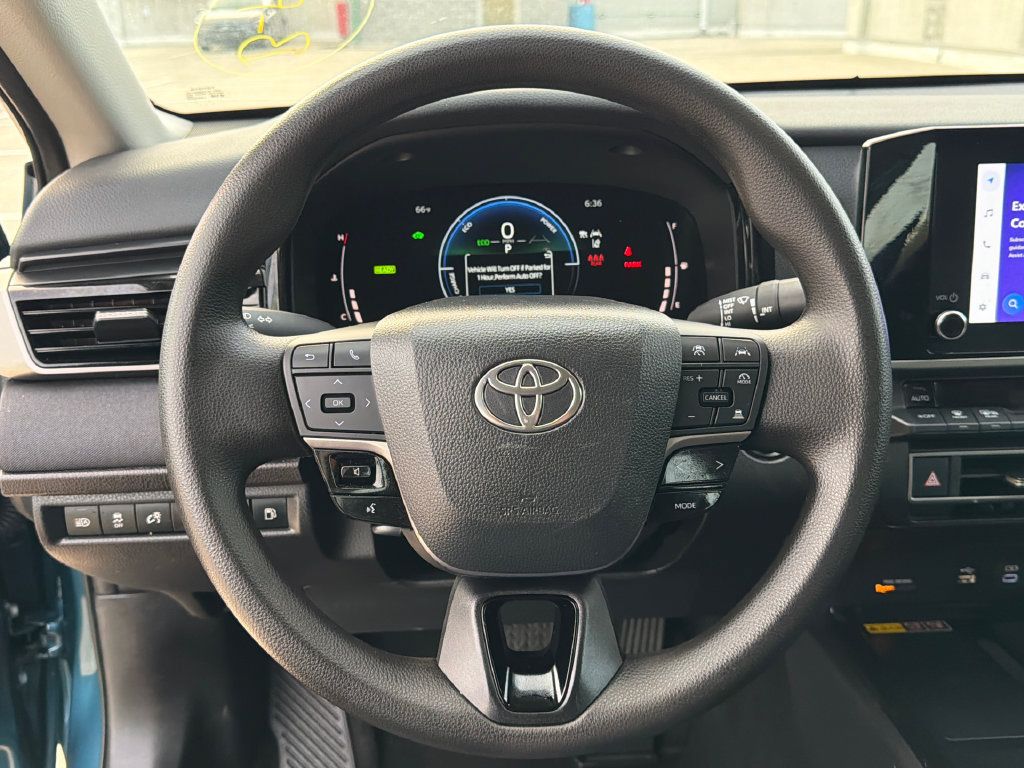 Used 2025 Toyota Camry LE FWD image 23