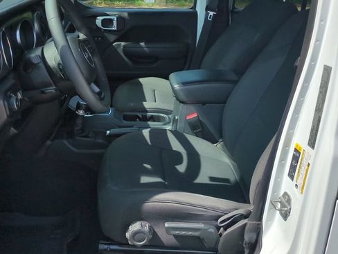 Used 2023 Jeep Wrangler Unlimited Sport AWD/4WD image 12