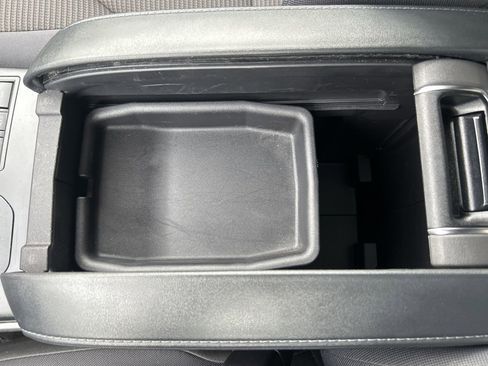 Used 2023 Toyota Highlander LE image 17