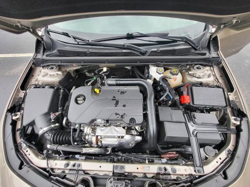 Used 2025 Chevrolet Malibu LT image 9