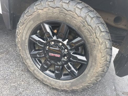 Used 2025 GMC Sierra 2500 AT4 AWD/4WD image 7