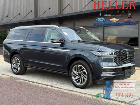 Used 2025 Lincoln Navigator L Reserve AWD/4WD image 1