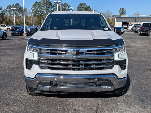 Used 2025 Chevrolet Silverado 1500 LTZ AWD/4WD image 12