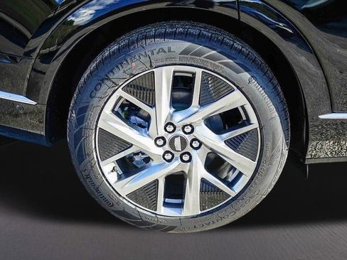 New 2026 Cadillac Optiq Luxury 1 image 17