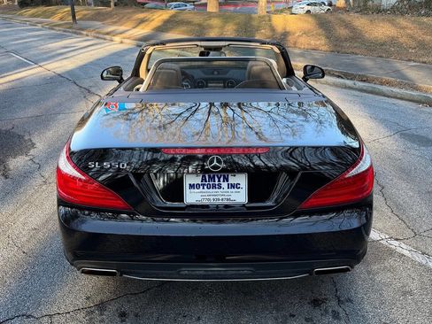Used 2014 Mercedes-Benz SL 550 w/ Driver Assistance Package image 5