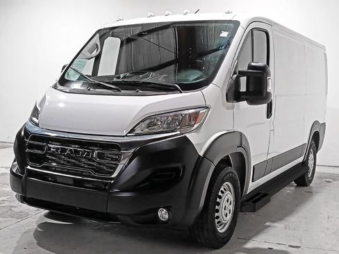 Used 2025 RAM ProMaster 2500 w/ U-Haul Equipment Group FWD image 3